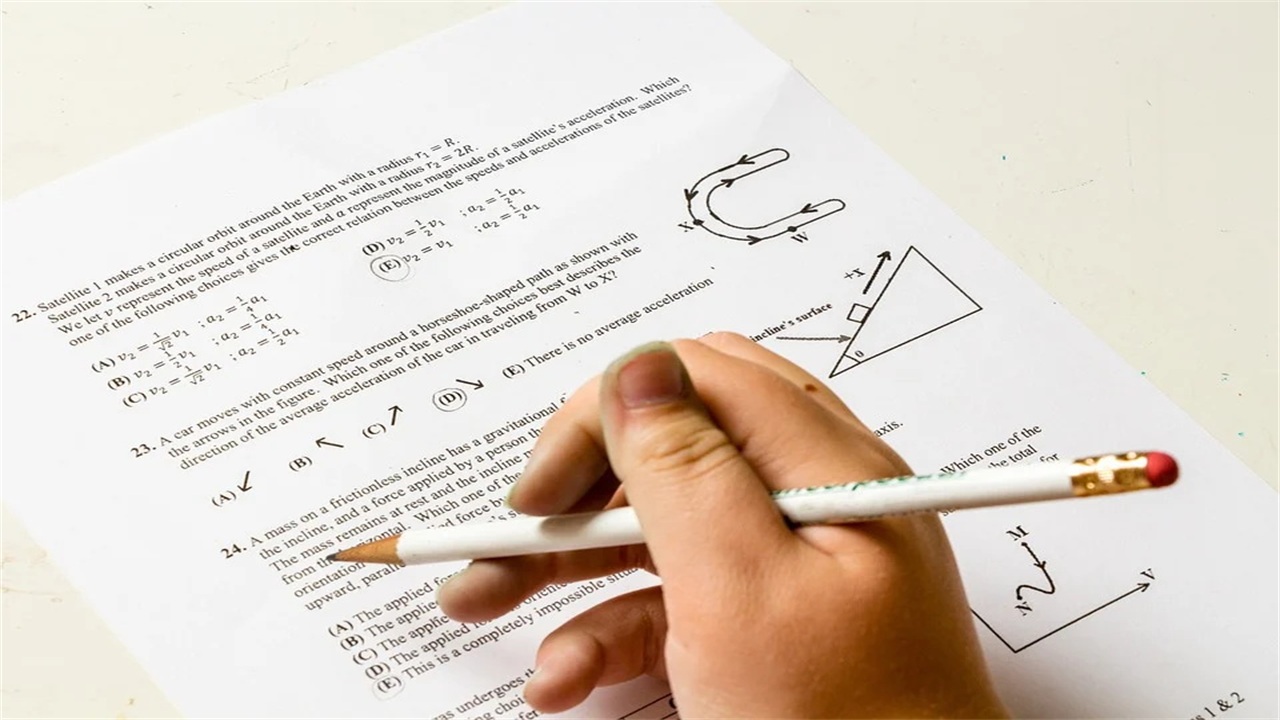 对外经济贸易大学金融学在职研究生考试分数线是多少？.jpg
